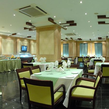 Al Muntazah Plaza Hotel Doha Exterior photo