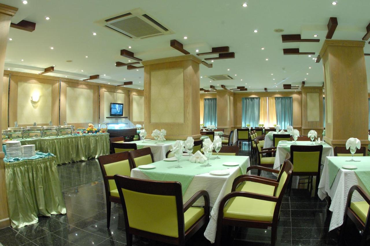 Al Muntazah Plaza Hotel Doha Exterior photo