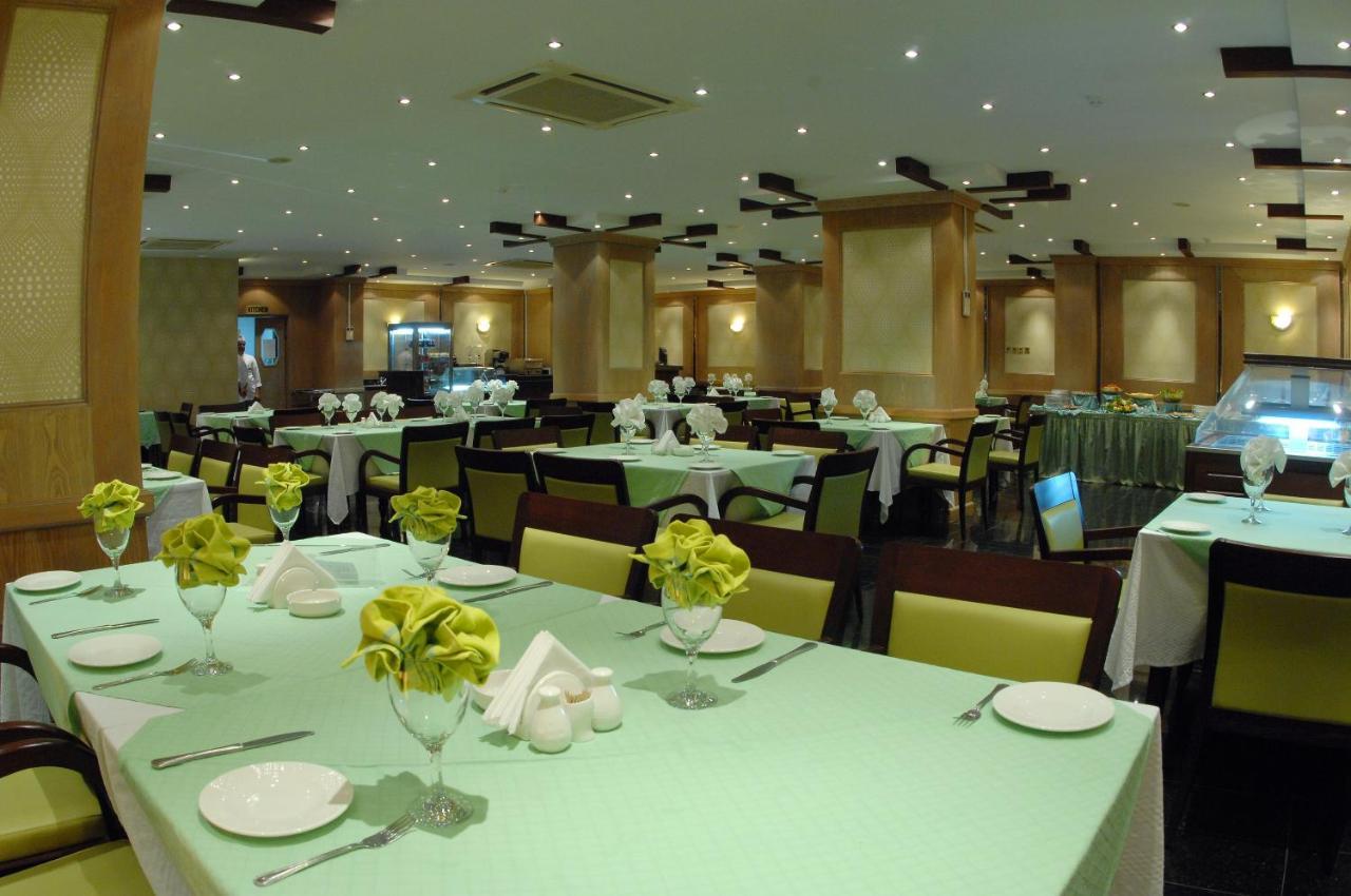 Al Muntazah Plaza Hotel Doha Exterior photo