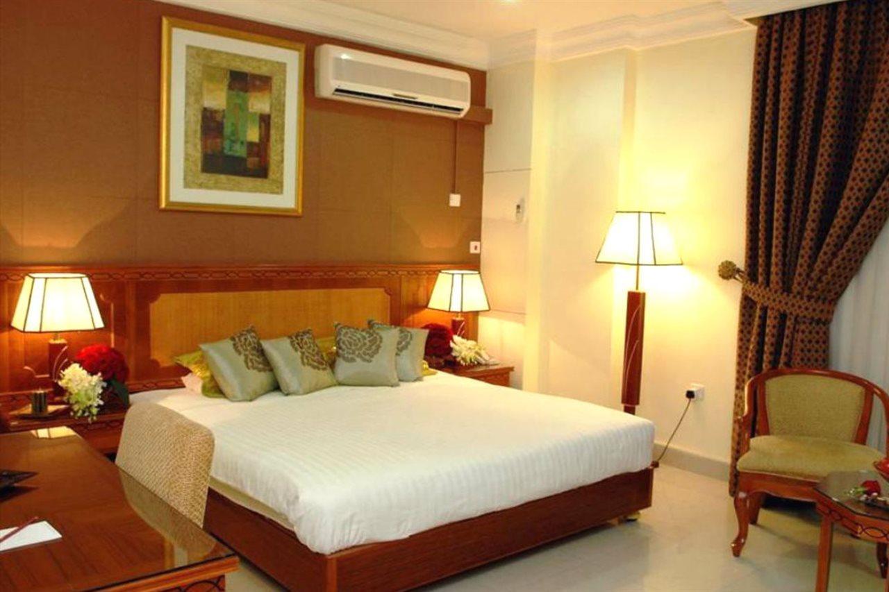Al Muntazah Plaza Hotel Doha Exterior photo