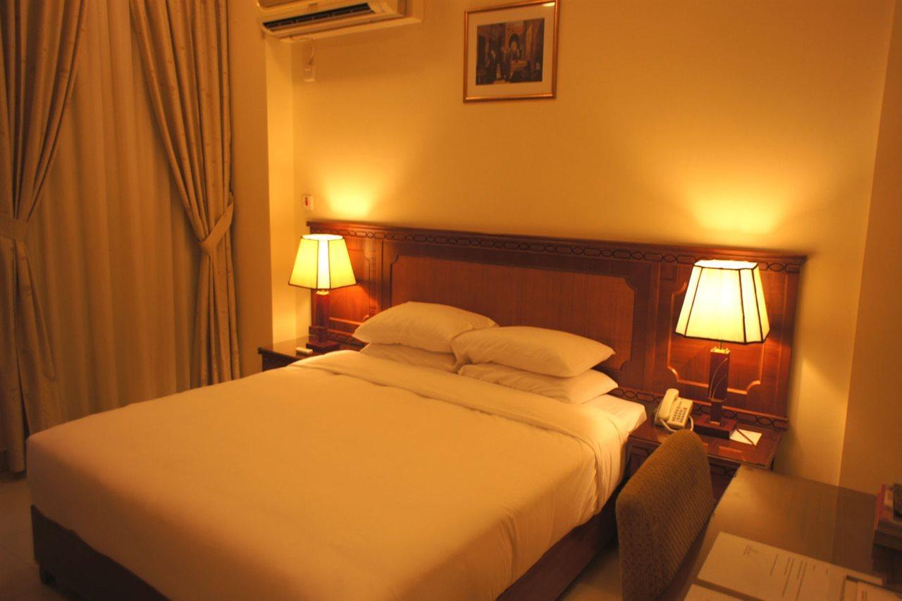 Al Muntazah Plaza Hotel Doha Exterior photo