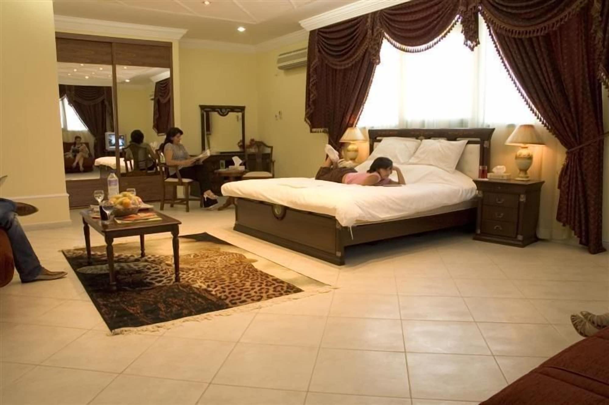 Al Muntazah Plaza Hotel Doha Exterior photo