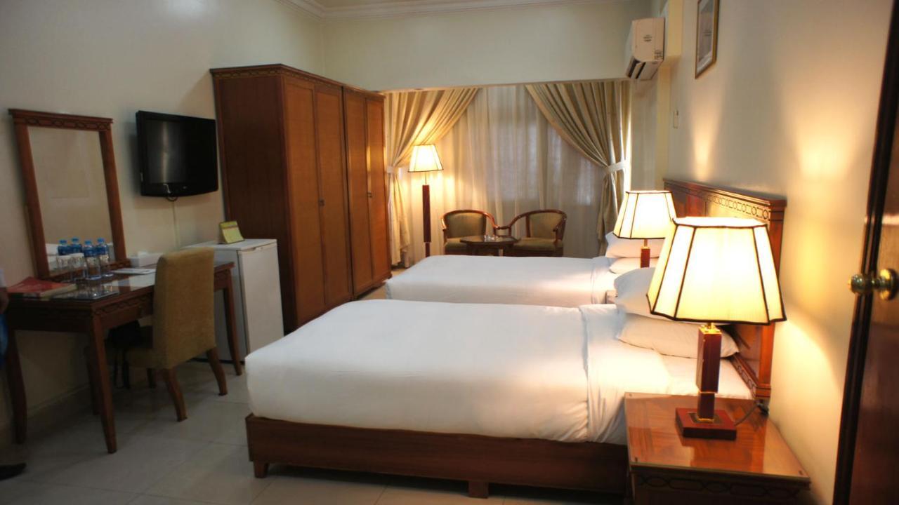 Al Muntazah Plaza Hotel Doha Exterior photo